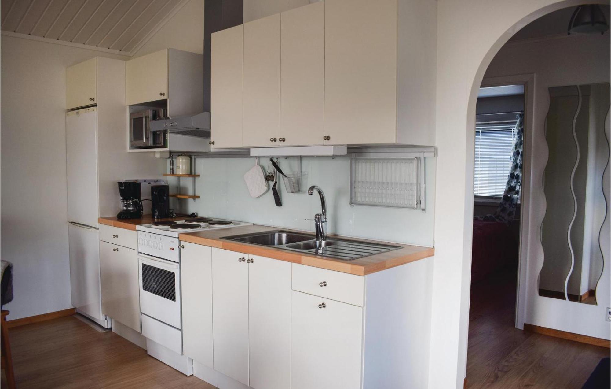 Amazing Home In Loettorp With House Sea View Extérieur photo